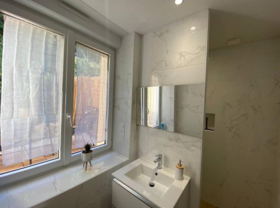 Appartement Avec Terrasse Quimper Exterior foto